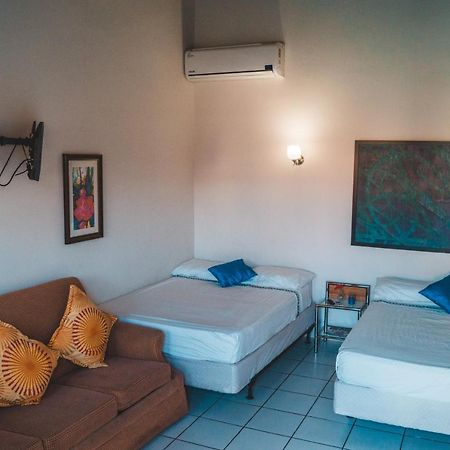 Courtesy Apartments Aruba Oranjestad Zewnętrze zdjęcie