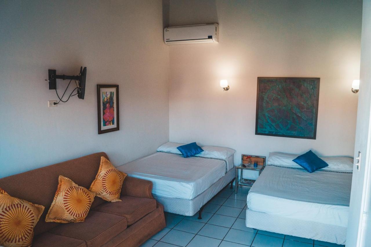 Courtesy Apartments Aruba Oranjestad Zewnętrze zdjęcie